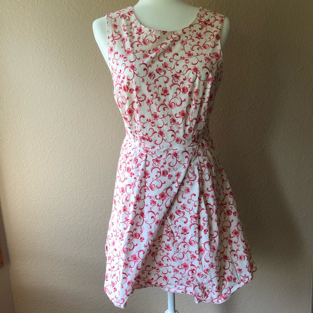 Forever 21 White and Pink Floral Dress Siz…